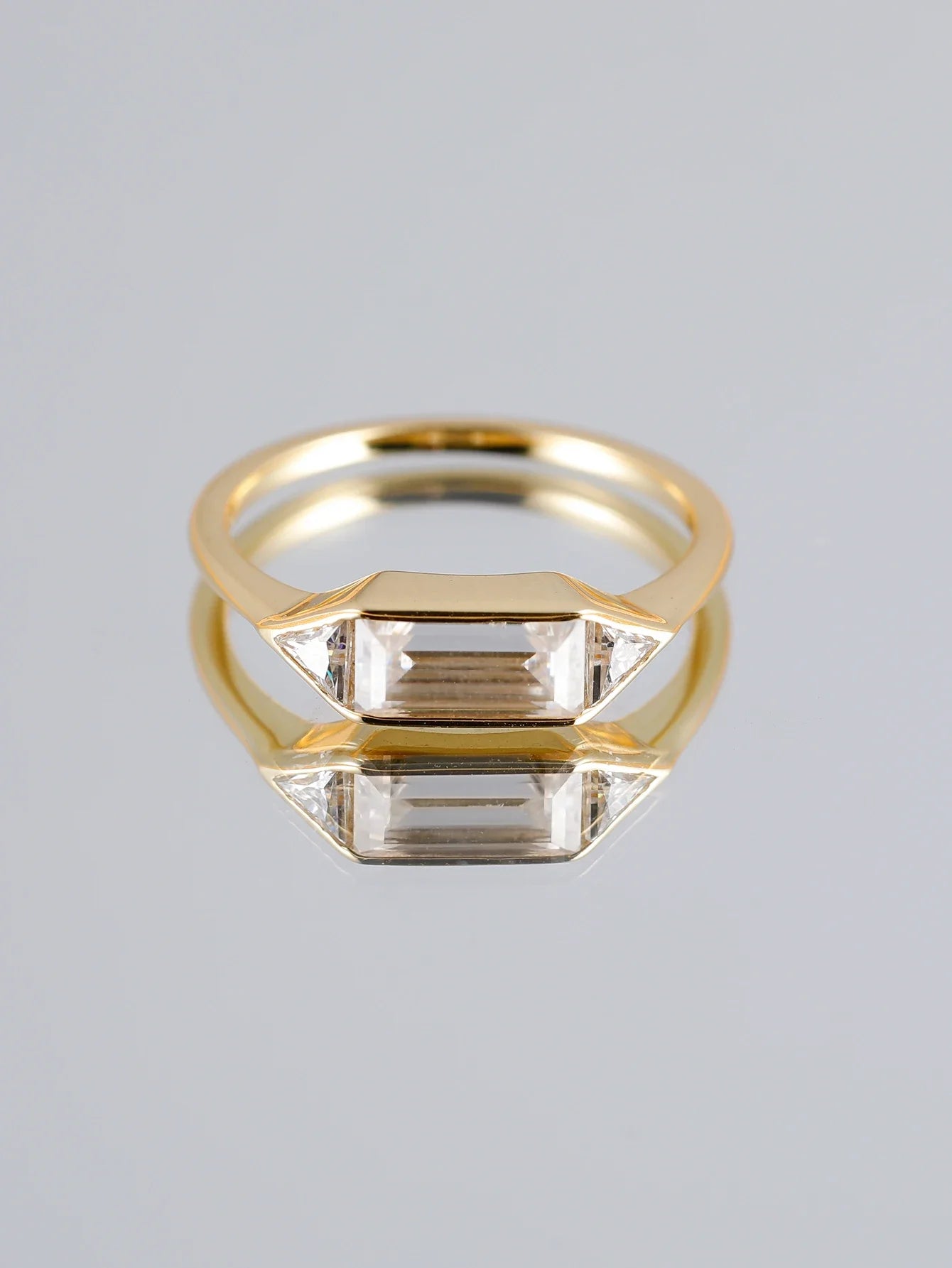 S925 Silver Moissanite Ring, A Fine Jewelry Piece, Fashionable, Suitable for Gifting, Anniversary, Birthday, and Valentine's Day