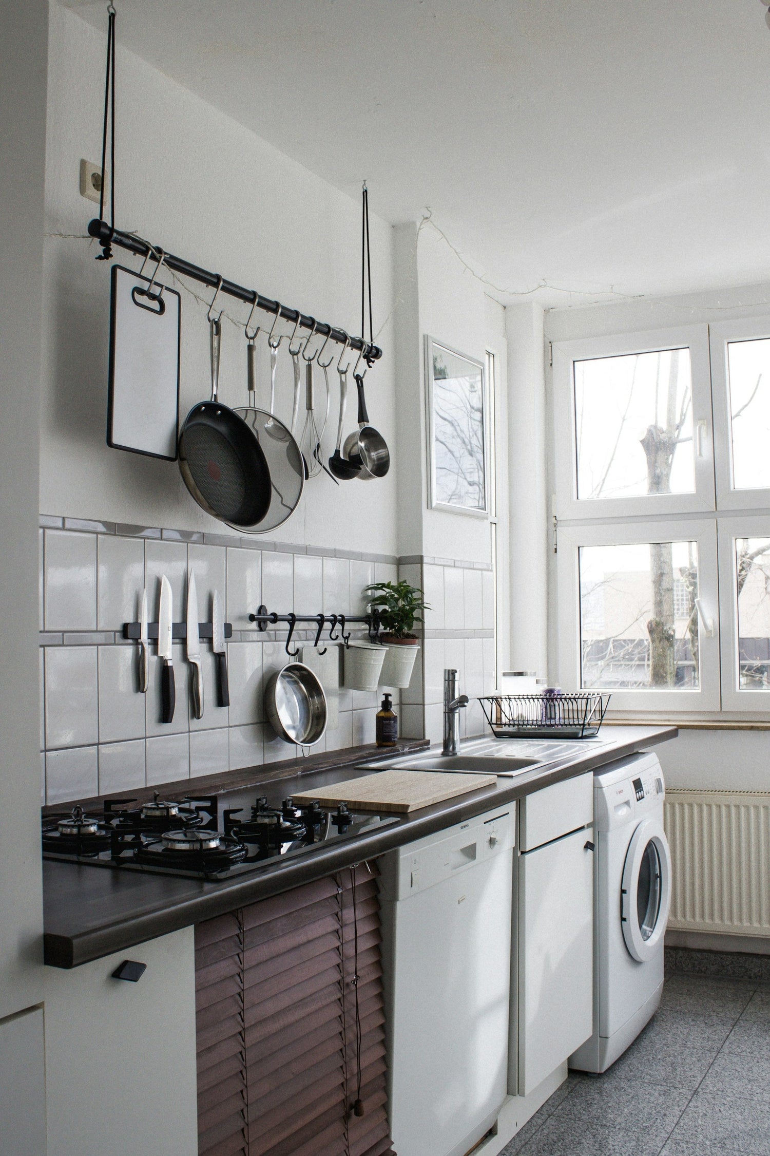 Kitchen & Dining