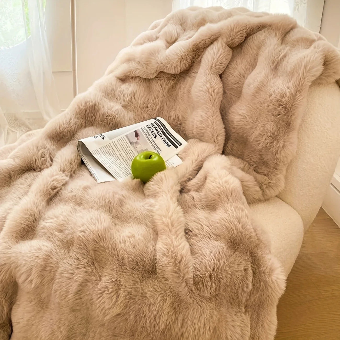 ROSEKINDCN Cozy Faux Rabbit Fleece Blanket Throw