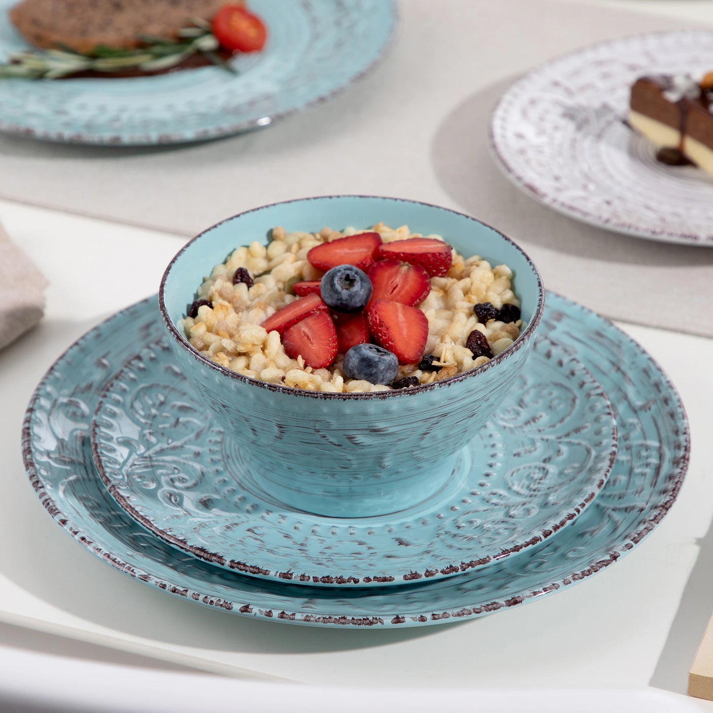 MALACASA Ceramic Dinnerware Set for 4 Plates, Bowls, Mugs
