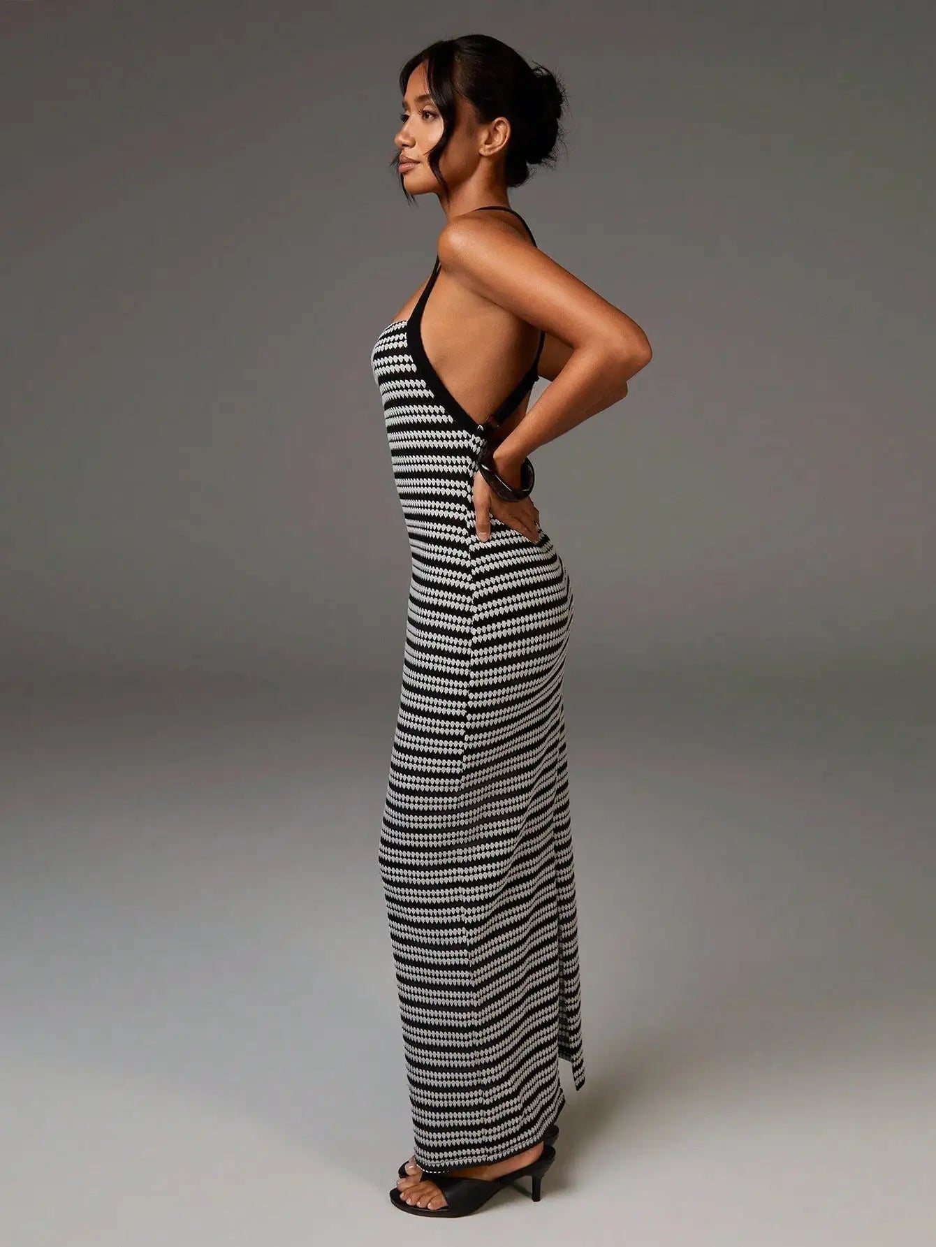 Elegant Geometric Knit Maxi Dress With Cross Back Straps