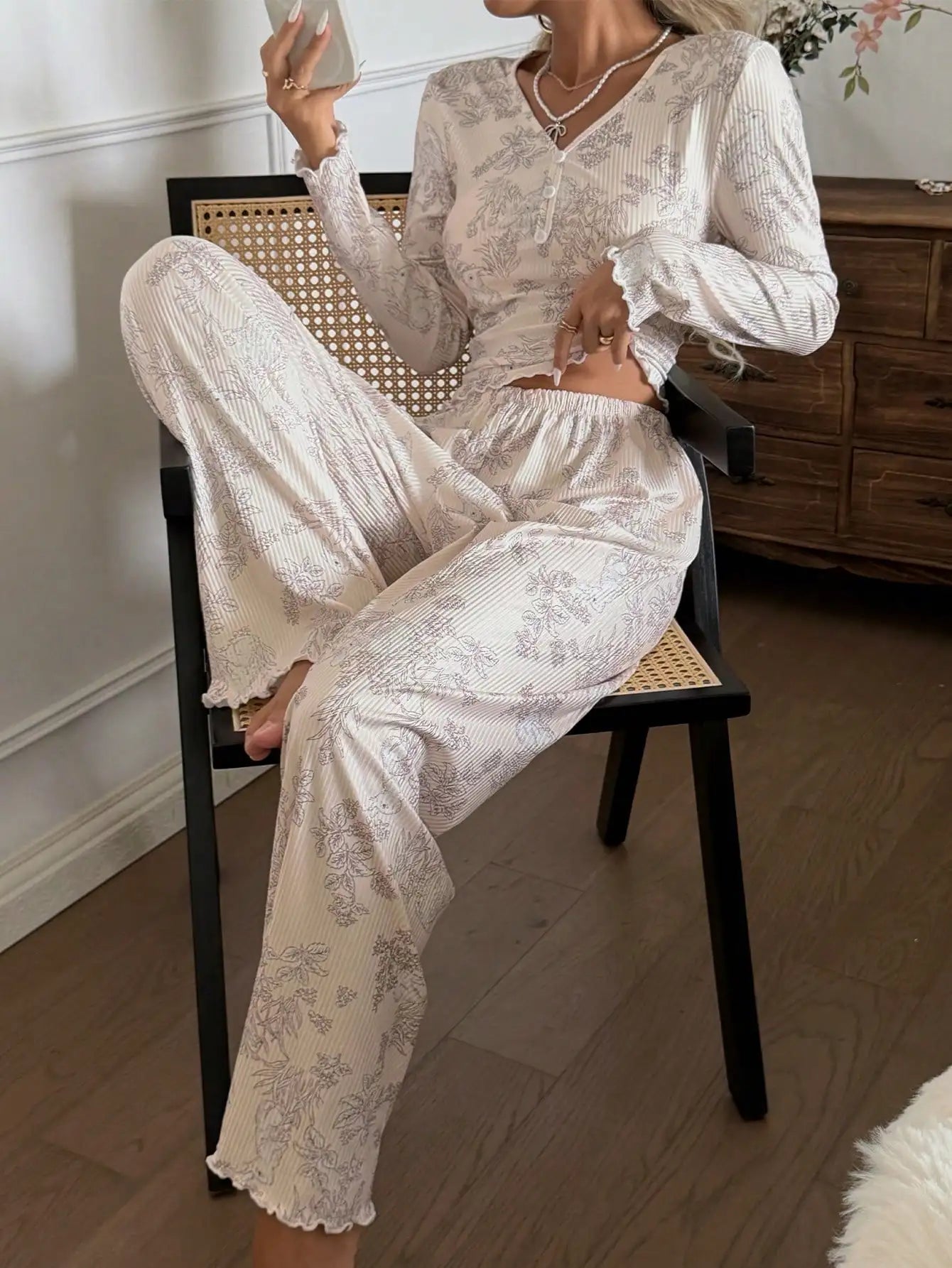 Cozy Women's Floral Print Pajama Set with Button Front
