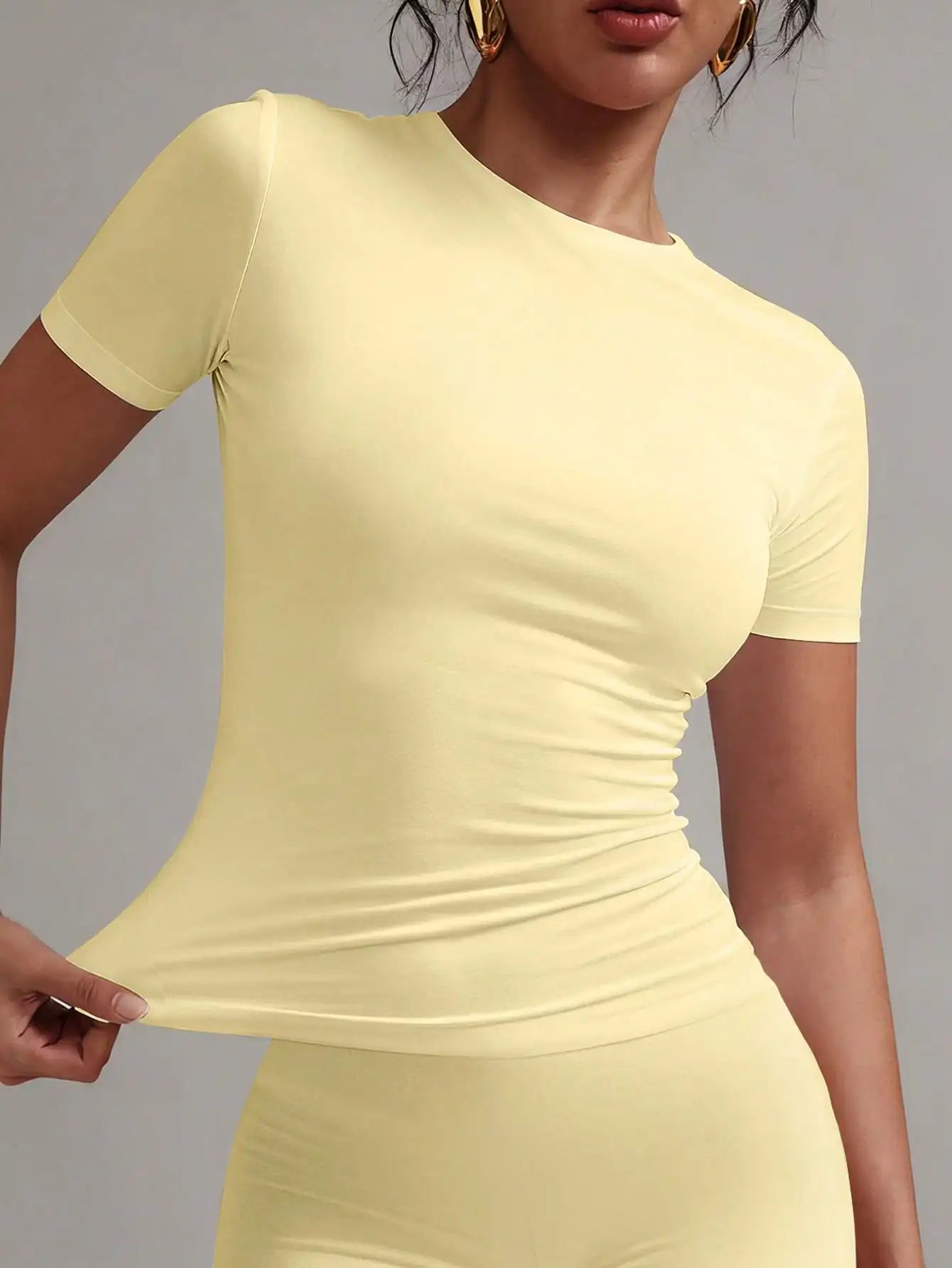 Women's Round Neck Short Sleeve Fitted T Shirt For Summer Casual