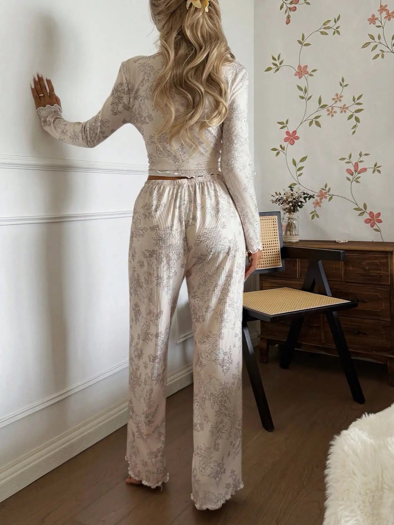 Cozy Women's Floral Print Pajama Set with Button Front